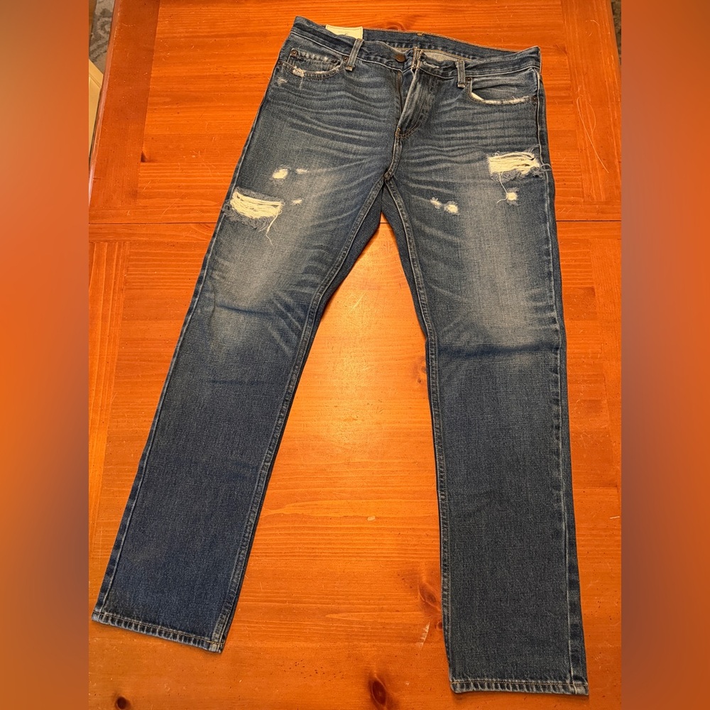 Hollister Men's Dark Blue Distressed Jeans